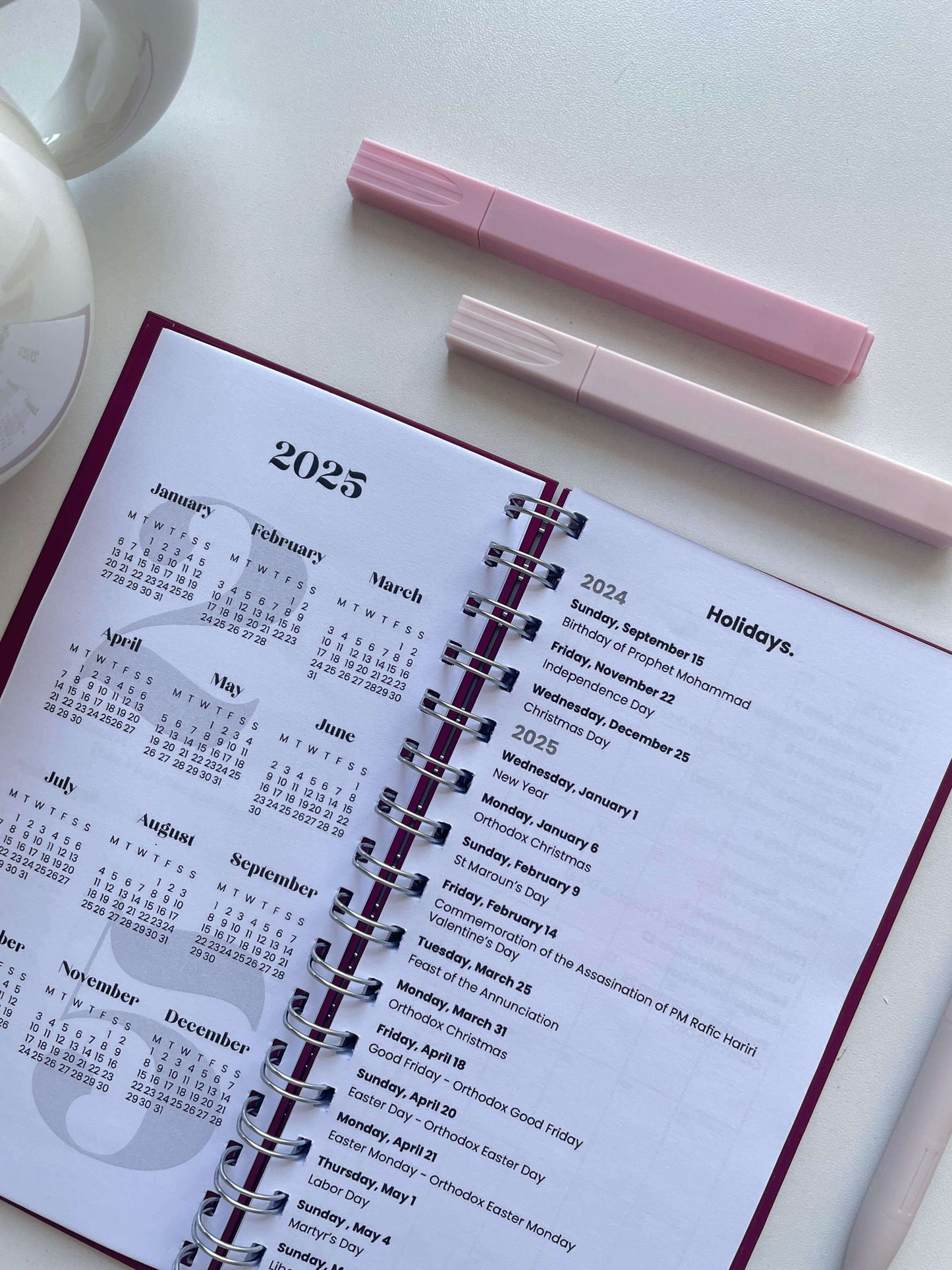 White & Gold Marble Weekly Agenda
