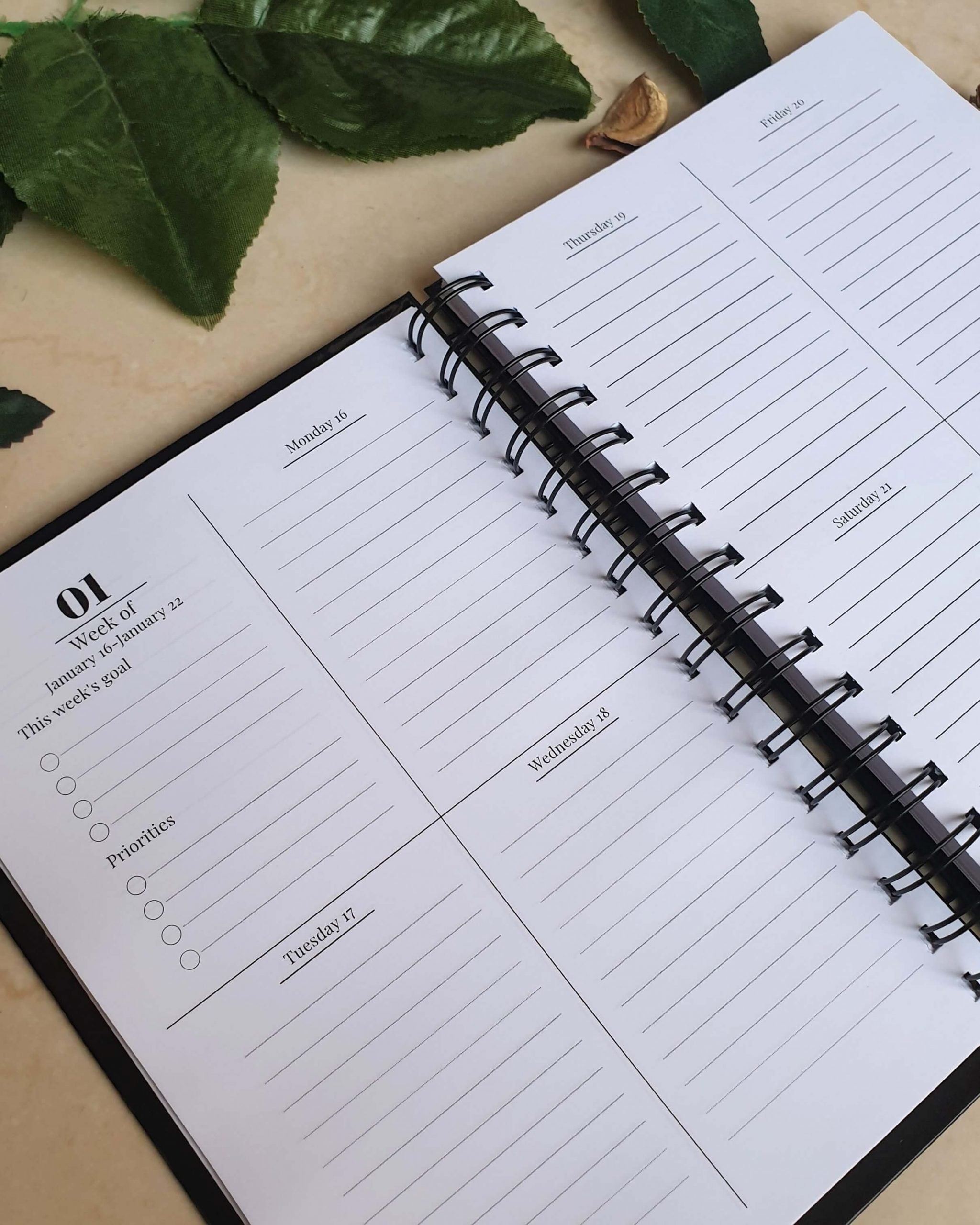2024 Leaves Weekly Planner